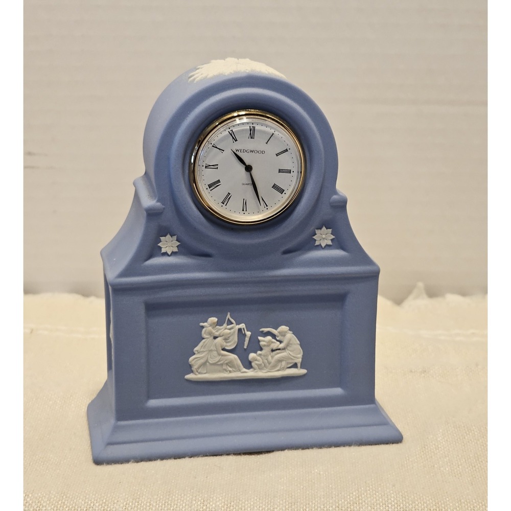 Vintage Blue Wedgwood Jasperware Desk Mantle Clock